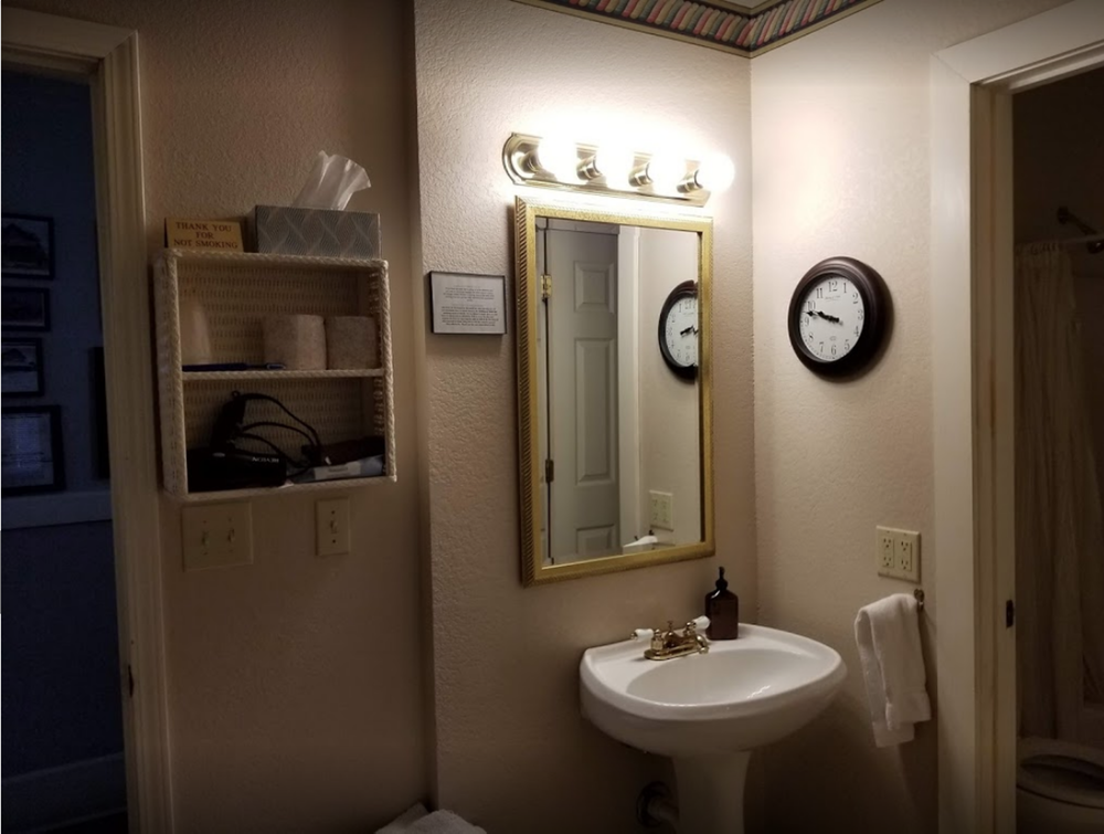 Guest room at Ashley House